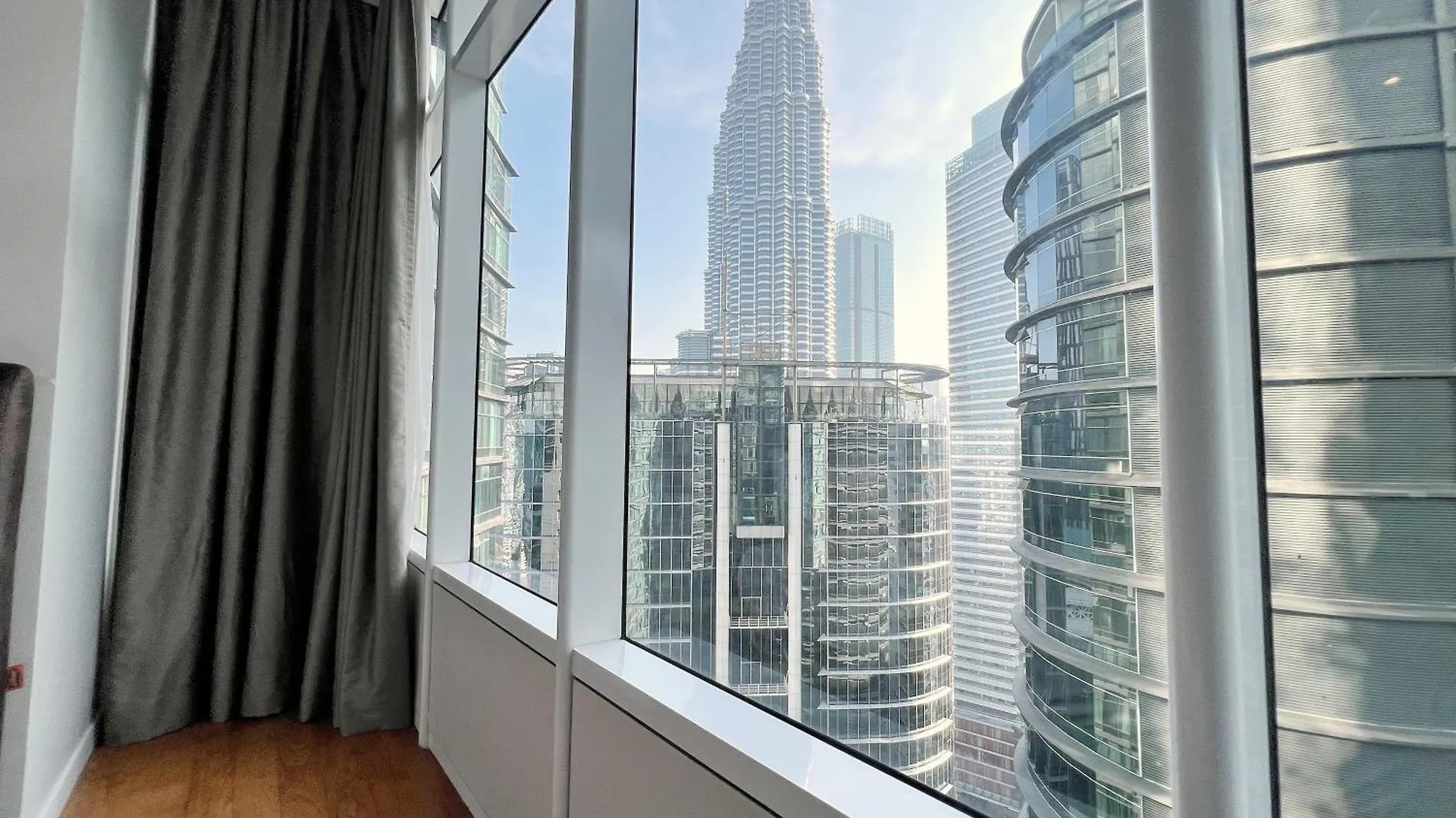 Sky Suites Unique 3Br Suite Klcc View Kuala Lumpur
